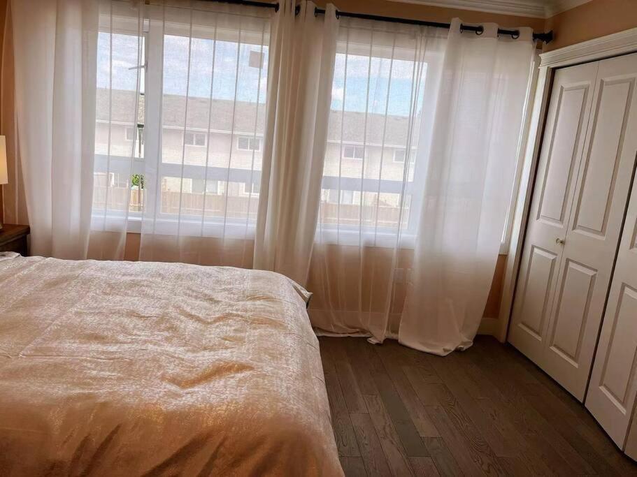 Brand New Luxury 2-Bedroom Townhouse. Дънкан Екстериор снимка